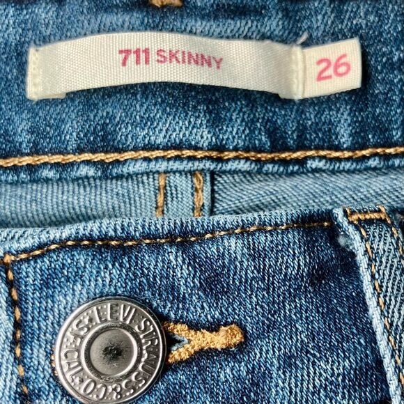 Levi’s 711 Distressed Skinny Jeans with Raw Hem in Blue Wash Women’s 26 - Picture 6 of 8